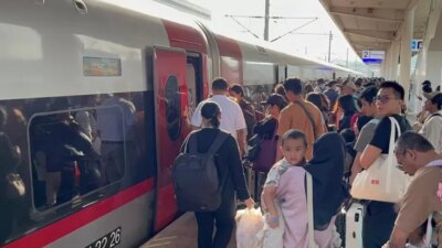 whoosh:-kereta-cepat-jakarta–bandung-yang-jadi-ikon-baru-wisata-indonesia