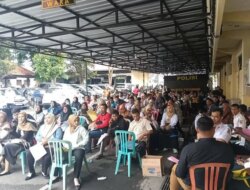 SKCK Membludak di Polresta Banyuwangi! Ribuan Honorer Serbu Loket Usai Bupati Ipuk Angkat 4.909 PPPK