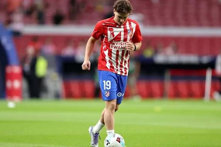 atletico-madrid-kehilangan-julian-alvarez-saat-lawan-liverpool-di-liga-champions-–-times-banyuwangi