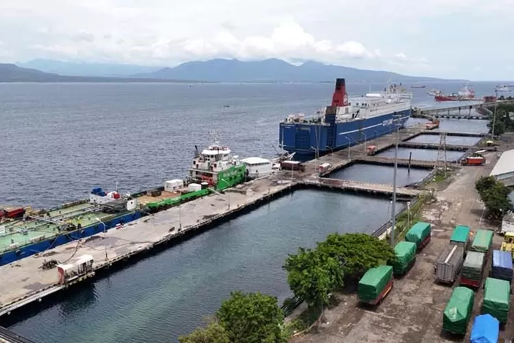 waspada-gelombang-4-meter!-pelabuhan-tanjung-wangi-perketat-pengamanan-pelayaran-di-tengah-cuaca-ekstrem