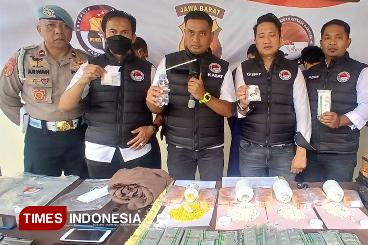sabu-dan-ribuan-butir-obat-terlarang-disita-satnarkoba-polres-banjar-–-times-banyuwangi
