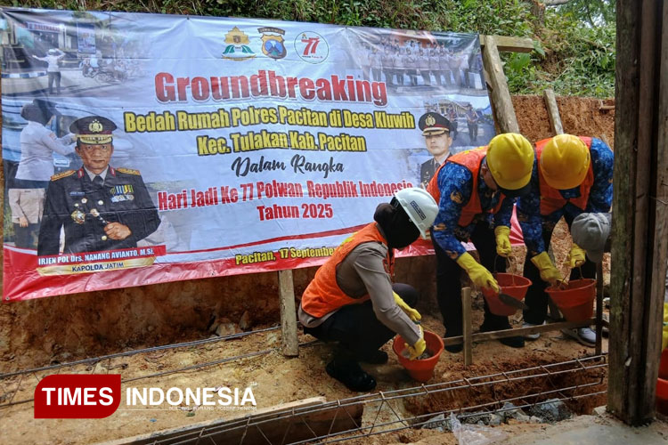 bedah-rumah-warga-di-tulakan,-cara-polres-pacitan-rayakan-hut-ke-77-polwan-–-times-banyuwangi