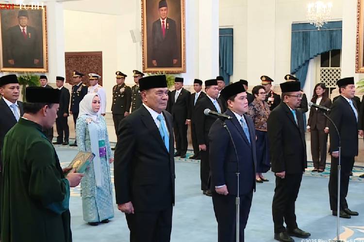presiden-prabowo-lantik-menko-polkam,-dan-10-pejabat-baru-kabinet-merah-putih-–-times-banyuwangi