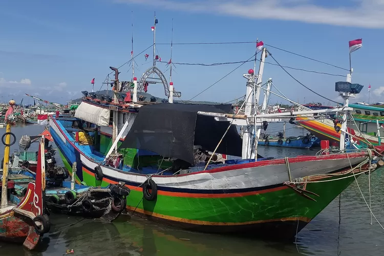 kapal-nelayan-muncar-tenggelam,-22-abk-selamat-tapi-pemilik-gigit-jari-tak-dapat-asuransi