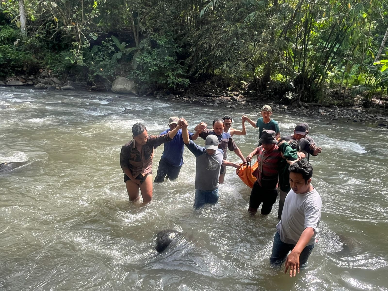 perempuan-lansia-ditemukan-meninggal-di-sungai-binau-songgon