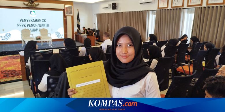 setelah-mengabdi-8-tahun,-nakes-di-banyuwangi-ini-tersenyum-karena-terima-sk-pppk-penuh-waktu
