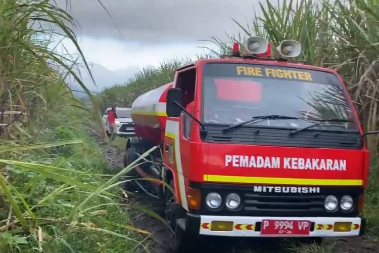 terjebak-semalaman,-mobil-konten-kreator-dievakuasi-damkar-banyuwangi-–-times-banyuwangi