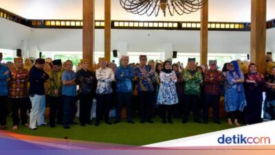pemerintah-mulai-uji-coba-digitalisasi-bansos-di-banyuwangi