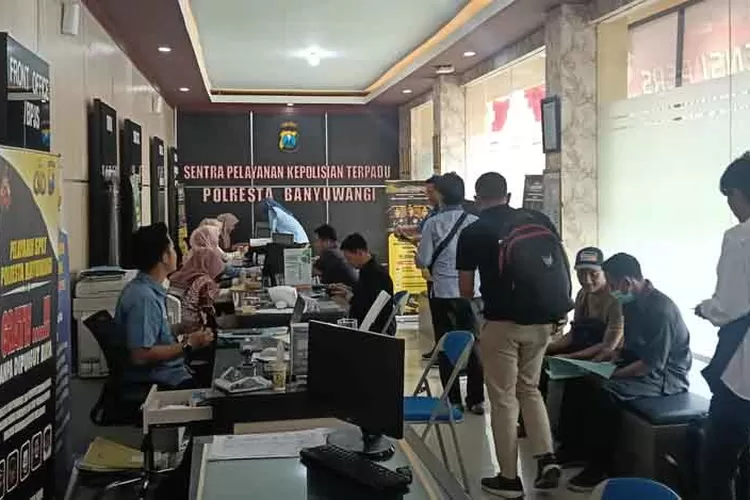 ribuan-honorer-serbu-polresta-banyuwangi!-3.736-calon-pppk-berebut-urus-skck