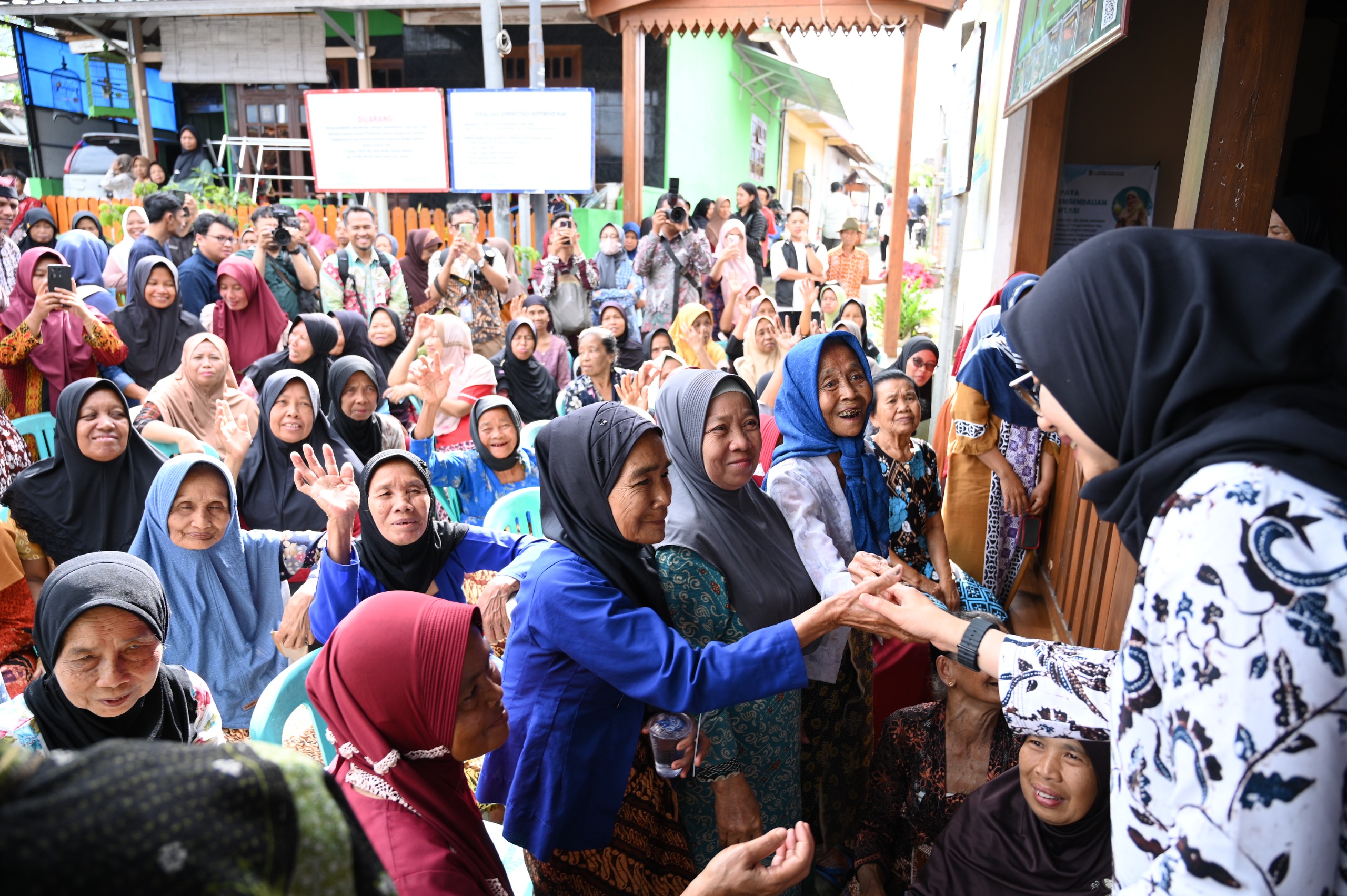 uji-coba-piloting-digitalisasi-bansos-dimulai-di-banyuwangi,-sistem-baru-dinilai-lebih-tepat-sasaran