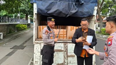 geger!-polresta-banyuwangi-gagalkan-truk-pengangkut-2.000-botol-arak-ilegal-tujuan-malang