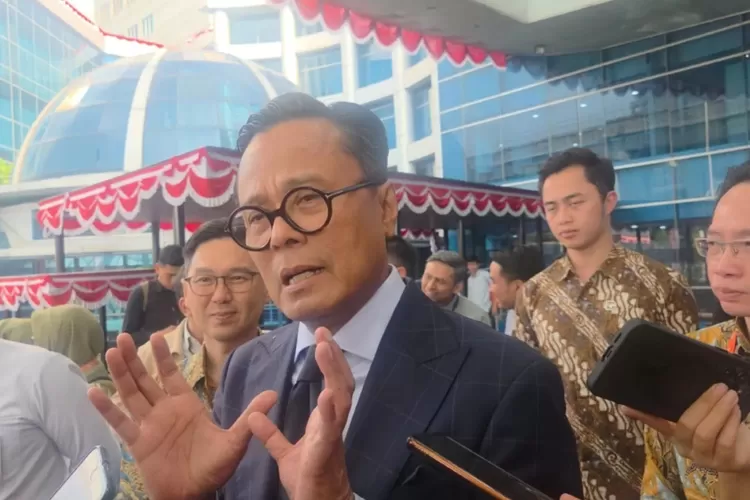 erick-thohir-pindah-ke-menpora,-dony-oskaria-ditunjuk-prabowo-jadi-plt-menteri-bumn