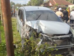 Kecelakaan Antar Truk dan Mobil Ertiga di Ringentelu Bangorejo Akibatkan Dua Orang Luka-Luka