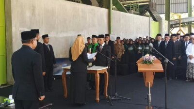 wangi-harapan-di-tengah-sampah:-kisah-unik-pelantikan-sekkab-banyuwangi-di-tps3r-balak