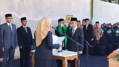 guntur-priambodo-resmi-jabat-sekda-banyuwangi,-pelantikan-digelar-sederhana-di-halaman-tps3r