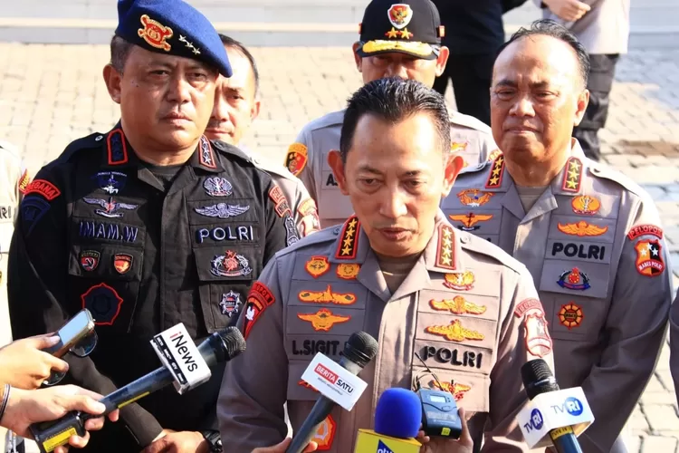 kapolri-bentuk-tim-transformasi-reformasi-polri-2025,-libatkan-52-perwira
