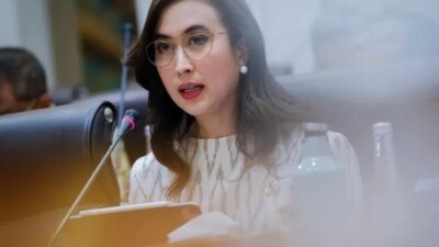 prilly-latuconsina-kritik-menpar-widiyanti-terkait-isu-air-galon-untuk-mandi-di-labuan-bajo