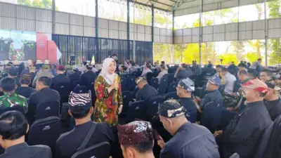 ojk-ajak-camat-dan-kepala-desa-di-banyuwangi-edukasi-masyarakat-terkait-pinjol-dan-investasi-ilegal
