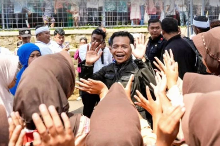 purwakarta-luncurkan-program-satu-desa-satu-sarjana-untuk-tekan-angka-kemiskinan-–-times-banyuwangi
