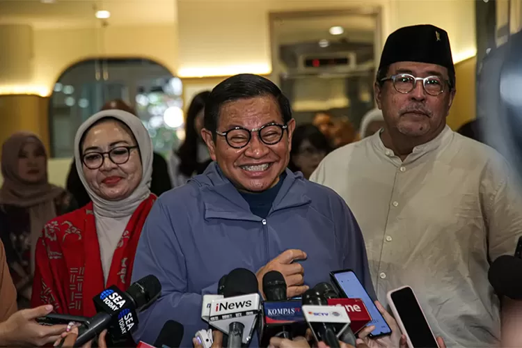 kjp-plus-beri-beasiswa-rp3,25-untuk-707-ribu-siswa!-pramono-anung:-16.979-mahasiswa-juga-dapat-kjmu-rp305-miliar