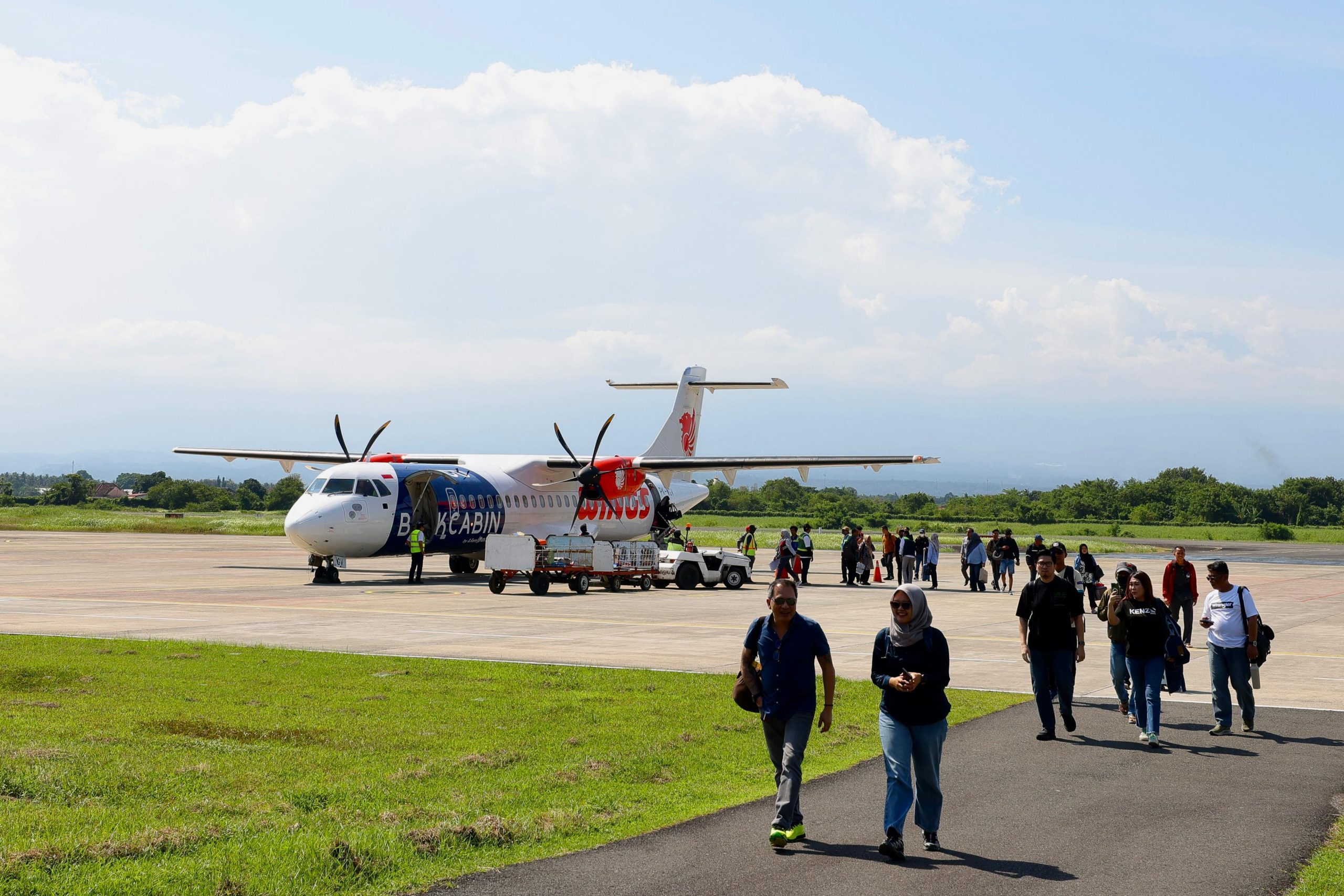rute-surabaya-kembali-dibuka,-lion-group-jajaki-penerbangan-banyuwangi-ke-lombok-dan-malaysia