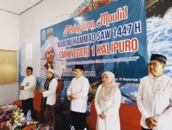 Jodang Inka dan Bendera One Piece Hiasi Arak-Arakan Jodang Kembang Ndog SMKN Kalipuro