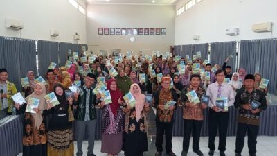 workshop-gemar-berbahasa-asing-dorong-guru-mi-banyuwangi-tingkatkan-kompetensi