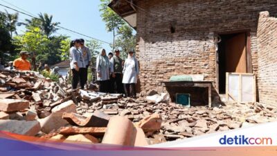 momen-bupati-ipuk-tinjau-rumah-rusak-terdampak-gempa-banyuwangi