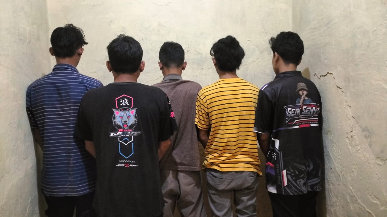 lima-pemuda-terduga-pelaku-pengeroyokan-di-bangorejo-ditangkap-polisi