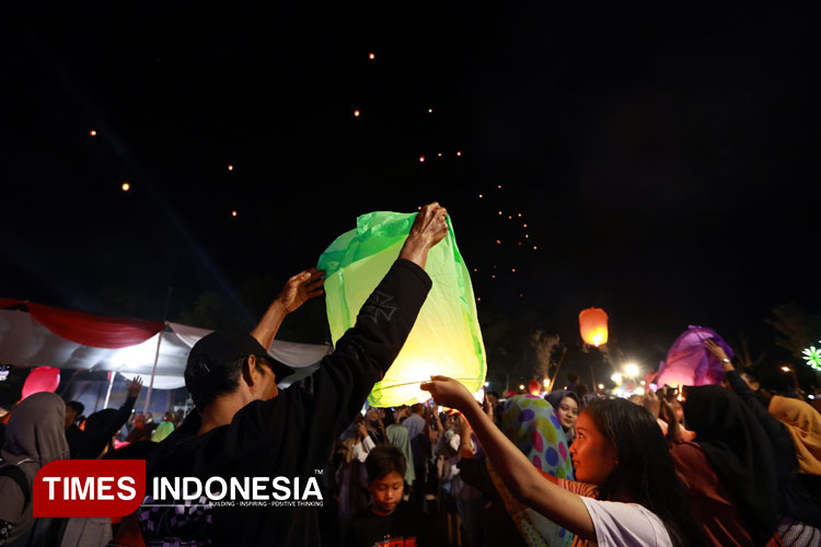 lepas-1.000-lampion,-kaliploso-hartimoon-carnival-banyuwangi-2025-berlangsung-meriah-–-times-banyuwangi