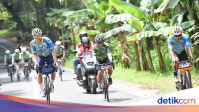 dwi-soetjipto-biker-70-tahun-siap-taklukkan-puncak-ijen-dengan-roadbike