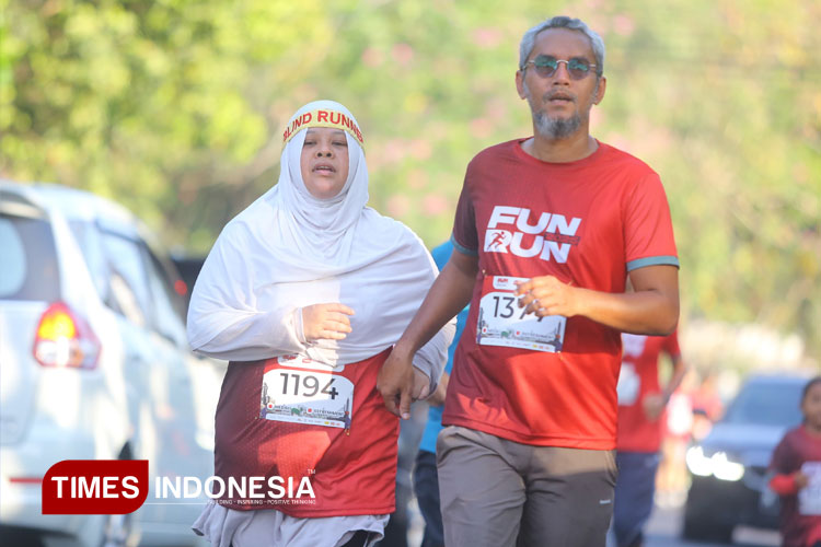 haru-dan-mesra,-citra-dan-agus-tuntaskan-jalur-5k-times-indonesia-fun-run-2025-–-times-banyuwangi