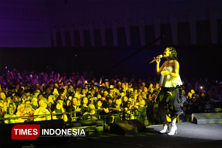 kolaborasi-diskoria-dan-andien-berhasil-menghibur-jazz-lovers-bank-jatim-jtf-–-times-banyuwangi