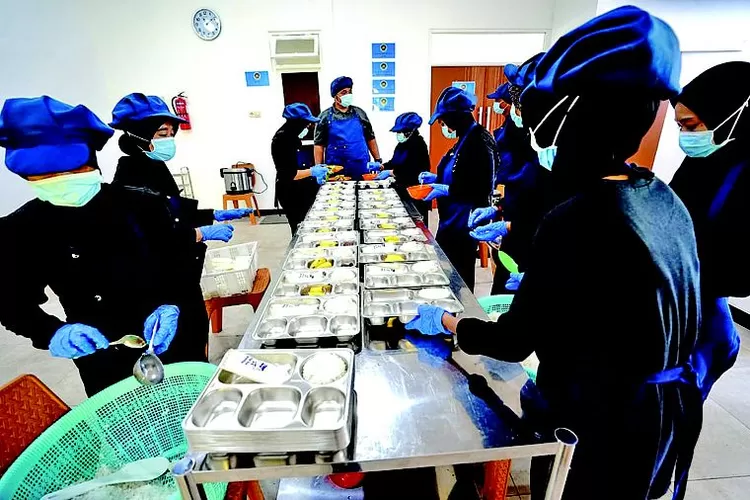 cegah-keracunan-makan-bergizi-gratis,-banyuwangi-perketat-pengawasan-hingga-uji-laboratorium!