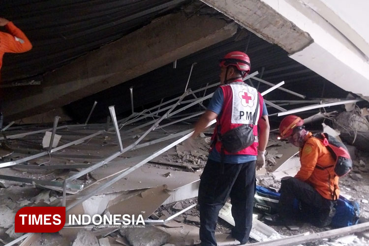 ada-getaran-dan-suara-gemuruh-sebelum-mushala-pesantren-al-khoziny-ambruk-–-times-banyuwangi