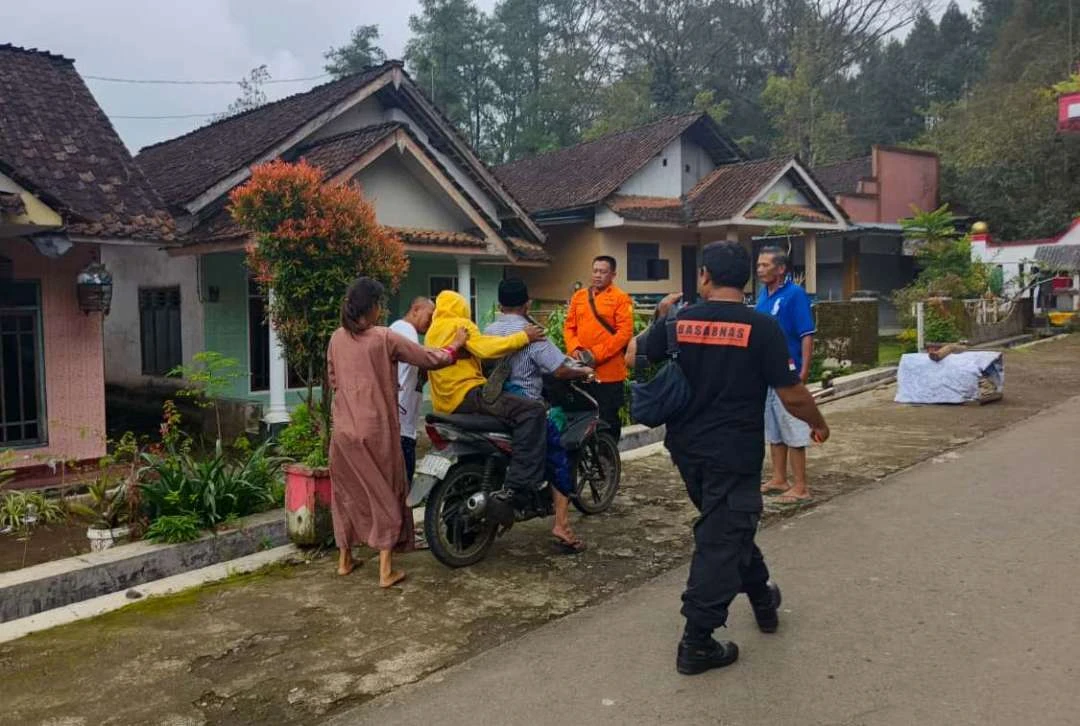 lebih-dari-48-jam-hilang-di-hutan,-pencari-sayur-di-banyuwangi-ditemukan-selamat