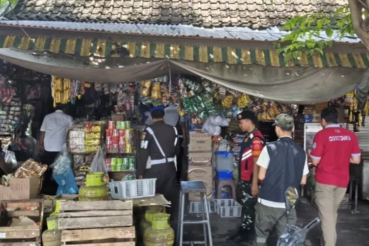 rokok-ilegal-ancam-kesehatan-dan-negara,-satpol-pp-banyuwangi-tingkatkan-pengawasan