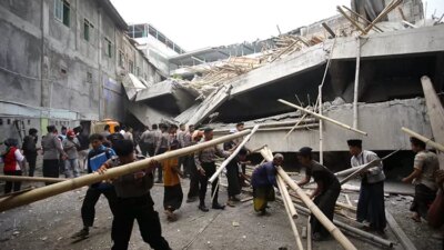 musala-baru-dicor-pagi,-asar-langsung-ambruk!-begini-kondisi-santri-ponpes-al-khoziny-sidoarjo-yang-tertimpa-reruntuhan