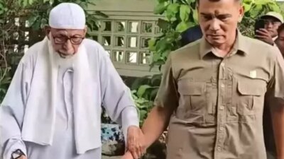 pertemuan-abu-bakar-ba’asyir-dan-jokowi-di-solo,-ini-pesan-yang-disampaikan