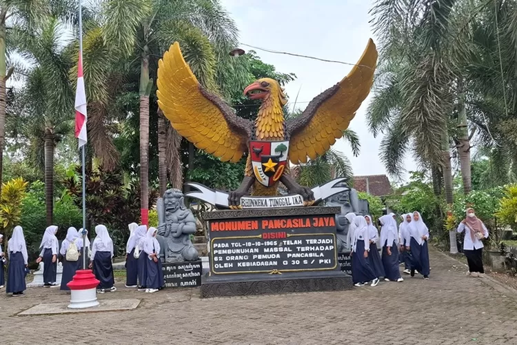 monumen-cemetuk-ramai-dikunjungi-pelajar,-saksi-bisu-tragedi-berdarah-pki-di-banyuwangi