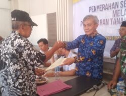 BPN Banyuwangi Bagikan 342 Sertifikat PTSL Tahap Pertama di Desa Wongsorejo