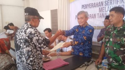 bpn-banyuwangi-bagikan-342-sertifikat-ptsl-tahap-pertama-di-desa-wongsorejo