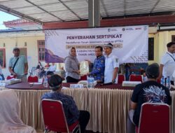 Warga Bimorejo Terima 500 Sertifikat PTSL, Disambut Rasa Syukur dan Sukacita