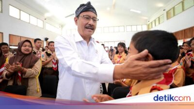 kunker-ke-banyuwangi,-mensos-kagumi-talenta-siswa-sekolah-rakyat