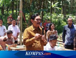 Tinjau Digitalisasi Bansos Banyuwangi, Luhut: Manusia Suka Nakal, tetapi dengan Sistem Ini Tak Bisa Lagi