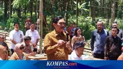 tinjau-digitalisasi-bansos-banyuwangi,-luhut:-manusia-suka-nakal,-tetapi-dengan-sistem-ini-tak-bisa-lagi