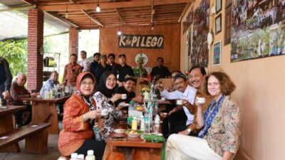 ketika-mensos-dan-luhut-kepincut-emas-hitam-dari-gombengsari-banyuwangi-–-times-banyuwangi