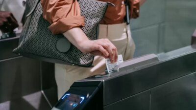hemat-perjalanan-akhir-tahun,-ada-diskon-tiket-kereta-api,-pesawat,-dan-kapal-nataru-2025/2026-dari-pemerintah