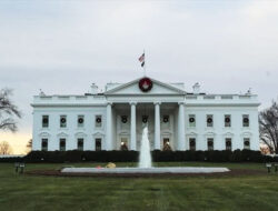 AS Masuki Hari Pertama Shutdown, Ancaman PHK Pegawai Federal Mulai Dijalankan – TIMES Banyuwangi