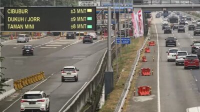 melaju-130-km/jam,-honda-hr-v-alami-kecelakaan-maut-di-jagorawi